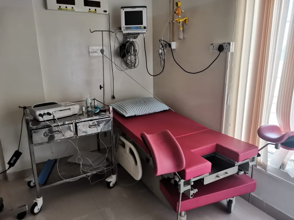 medical-equipment-for-maternity-set-up-in-a-hospital-primedeq-blog